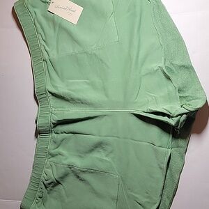 Universal thread women's short